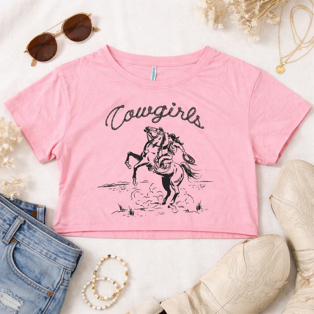 Women's Pink Cowgirls Graphic Tee Cropped Size Medium
